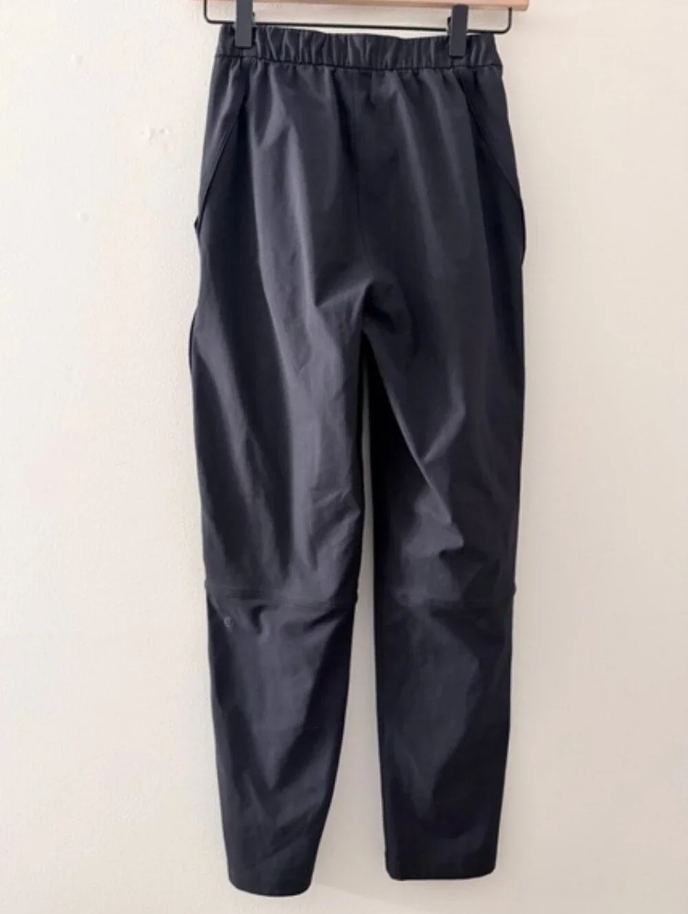 LULULEMON Relaxed Fit HR Pleated Essential Trousers Black Pants Size: 8